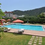 Santa Helena Hotel (Adults Only) 3*