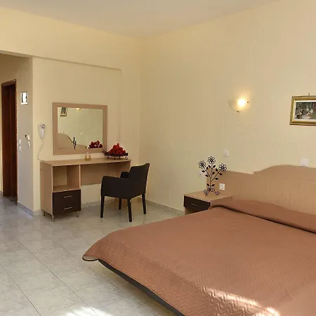 Hotel Santa Helena 3*