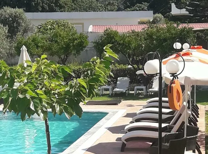 Santa Helena Hotel (Adults Only) 3*